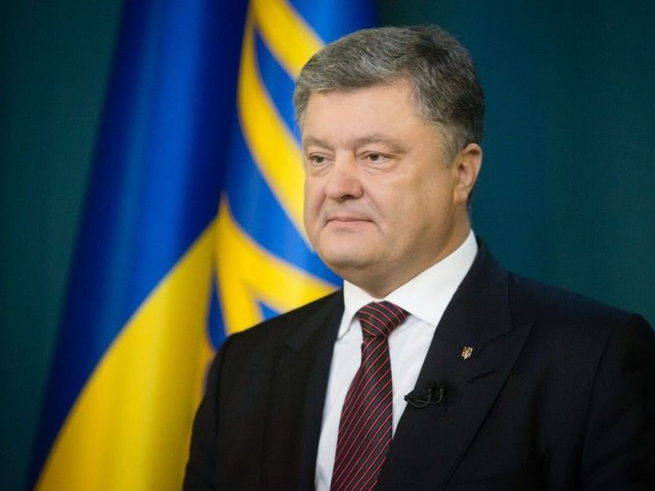 Порошенко: Користуючись нагодою, закликаю і наших закордонних партнерів переглянути договірні зобов'язання із РФ, насамперед щодо чутливих сфер співробітництва