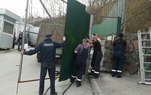Вокруг строительства отеля демонтируют забор