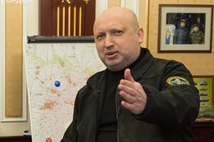 Турчинов (на фото): Треба згадати, за що Омельченко здобув чергову генеральську зірку