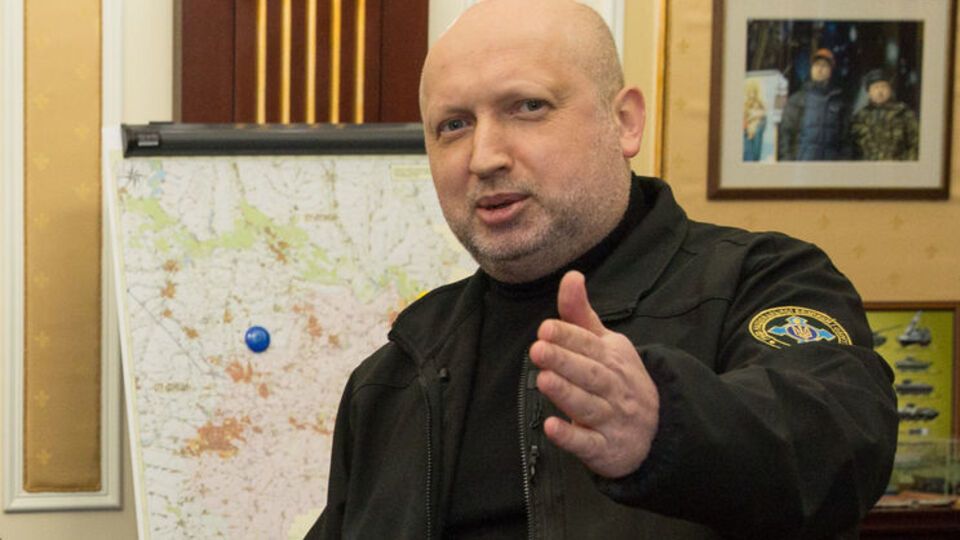 Турчинов (на фото): Надо вспомнить, за что Омельченко получил очередную генеральскую звезду