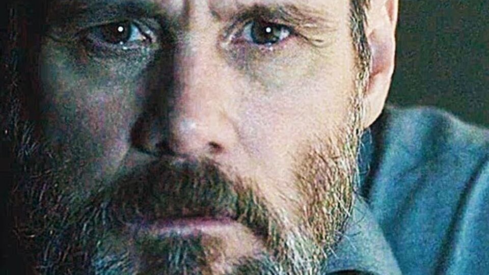 Керри исполнил роль полицейского