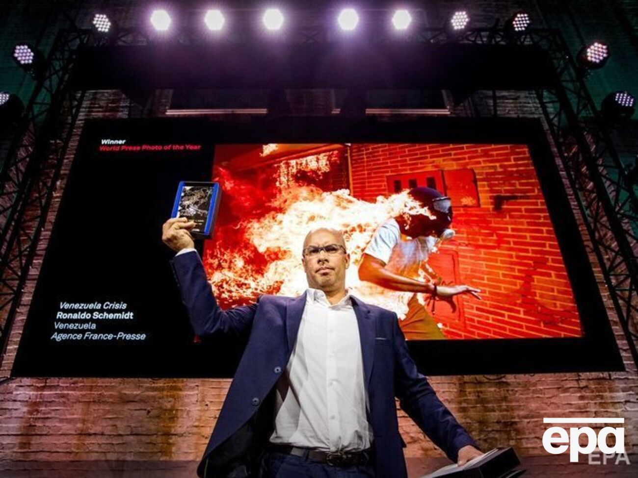Победитель в номинации&nbsp;"Фото года" &ndash; венесуэлец Роналдо Шемидт