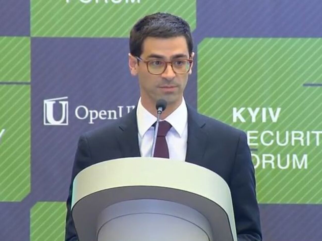 Карем: Загроза хакерів є реальною, також як і військова загроза