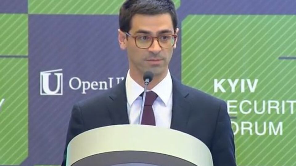 Карем: Загроза хакерів є реальною, також як і військова загроза