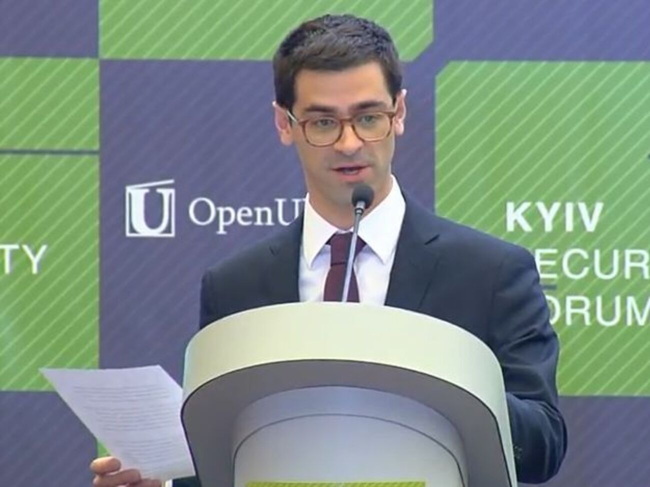 Карем: Если Украина победит коррупцию, это поможет ей преодолеть недоверие стран Запада и своих граждан