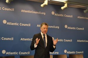 Волкер: Україна мусить захищати себе
