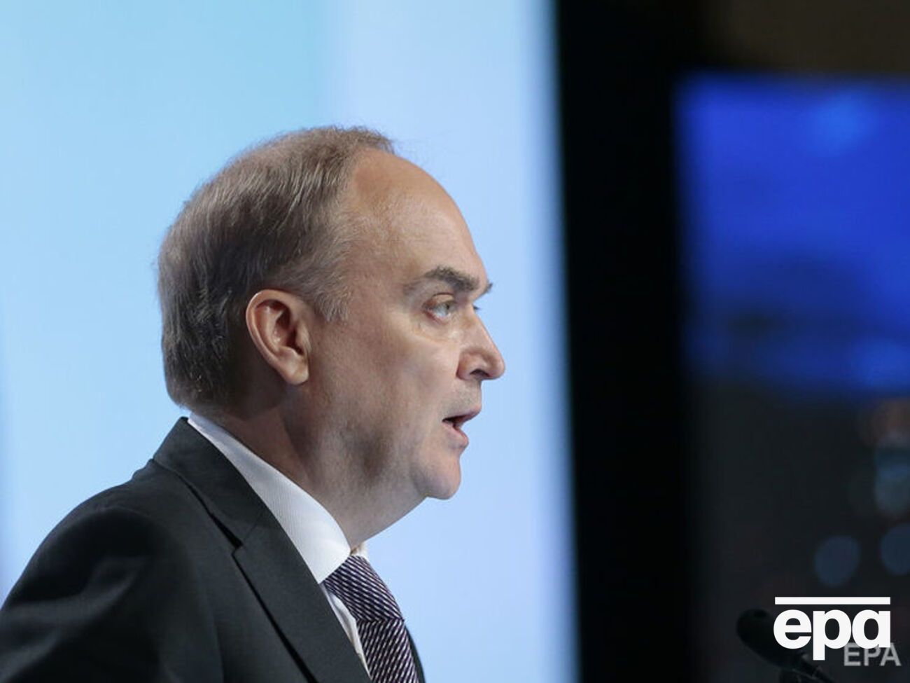 Антонов: Вся ответственность лежит на Вашингтоне, Лондоне и Париже