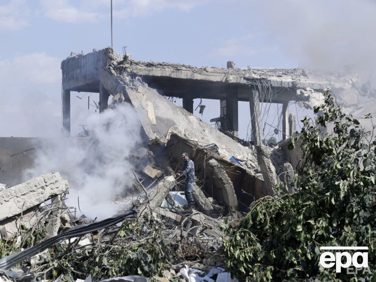 США, Великобритания и Франция нанесли ракетные удары по сирийским объектам