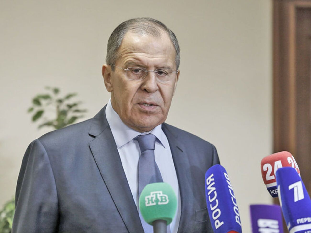 Лавров розповів подробиці телефонної розмови двох президентів