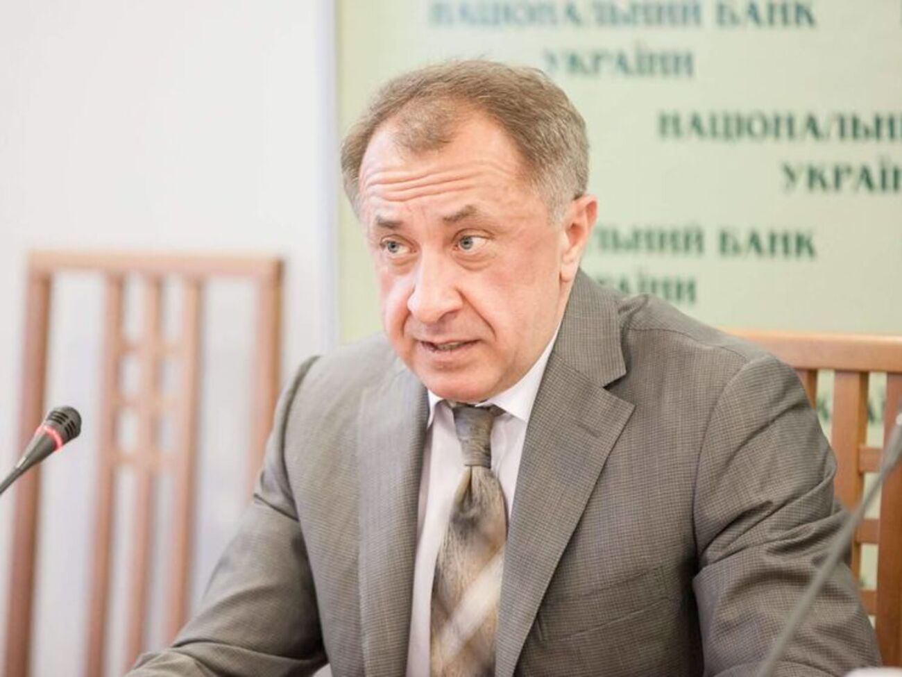 Данилишин: Достоверность прогнозов в наших условиях априори находится под сомнением