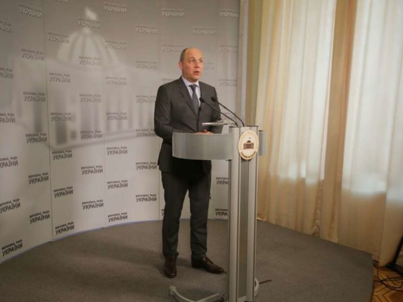 Парубий:&nbsp;Если я не ошибаюсь, всего есть 1925 поправок, но окончательного решения комитета еще нет