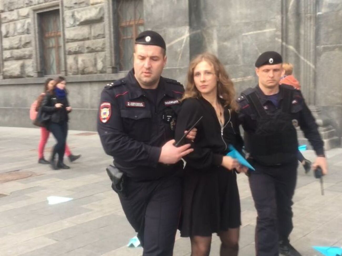 Альохіна провела ніч у поліції