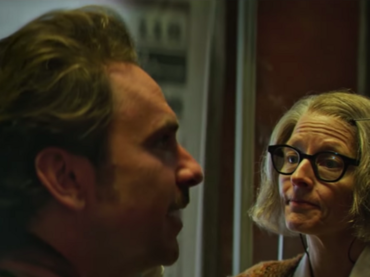 Фостер исполняет роль медсестры