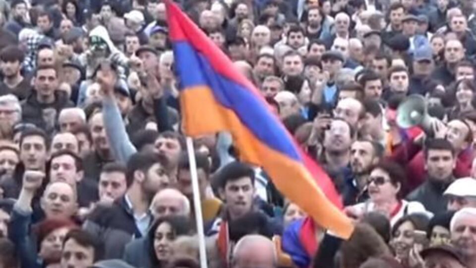 Участники митинга против премьерства Саргсяна 16 апреля перекрыли движение в центре Еревана