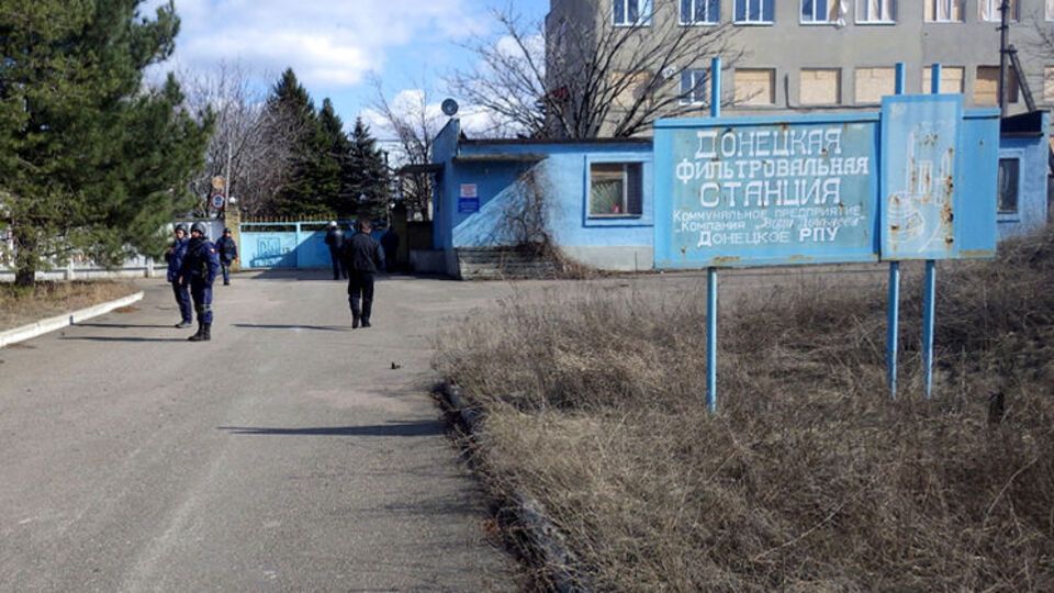 Донецкая фильтровальная станция находится между Авдеевкой и оккупированной боевиками Ясиноватой