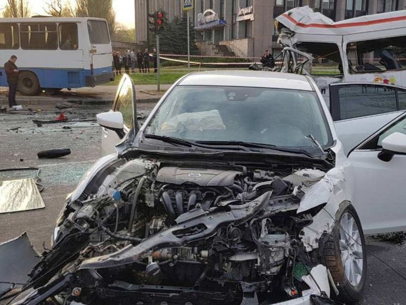 Водій Mazda дістав травму під час удару об кермо