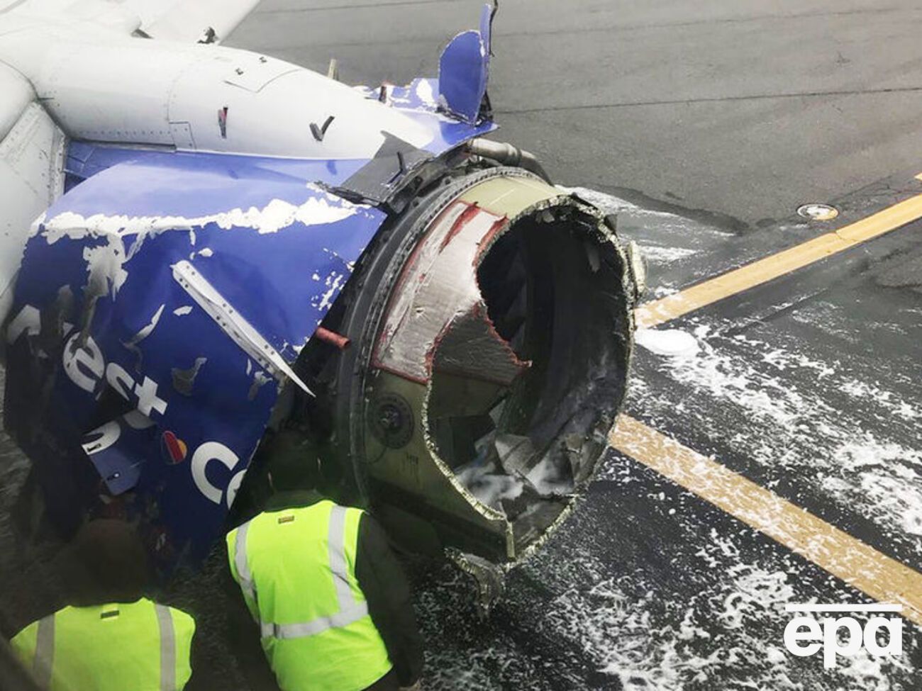 Возникли проблемы с одним из двигателей Boeing