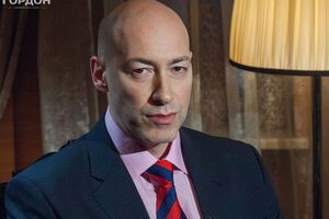 Гордон: Американцы до глубины души возмущены тем, что во время войны, во время нашего попрошайничества тут процветает воровство и коррупция