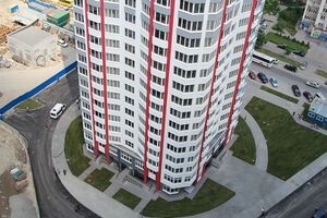 Парцхаладзе недоволен многоэтажками, которые "примыкают друг к другу"