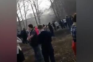 Учителі вивели дітей із будівлі, після чого у школі почалася пожежа