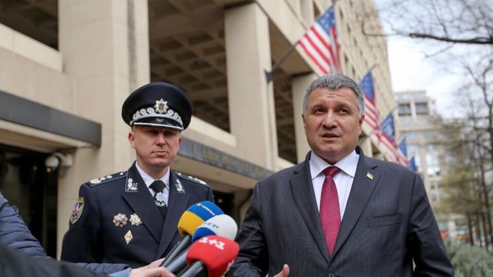 Аваков зустрівся у США із директором ФБР Реєм