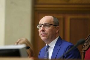 Парубий: Граждане Украины ходят на работу каждый день