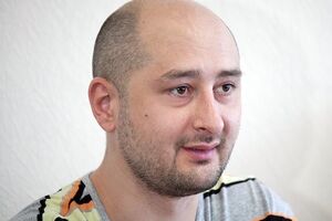 Путинские ФСБшники убили путинского разработчика оружия Пшеничного. Даже и не знаю, за кого болеть-то – за жабу или гадюку