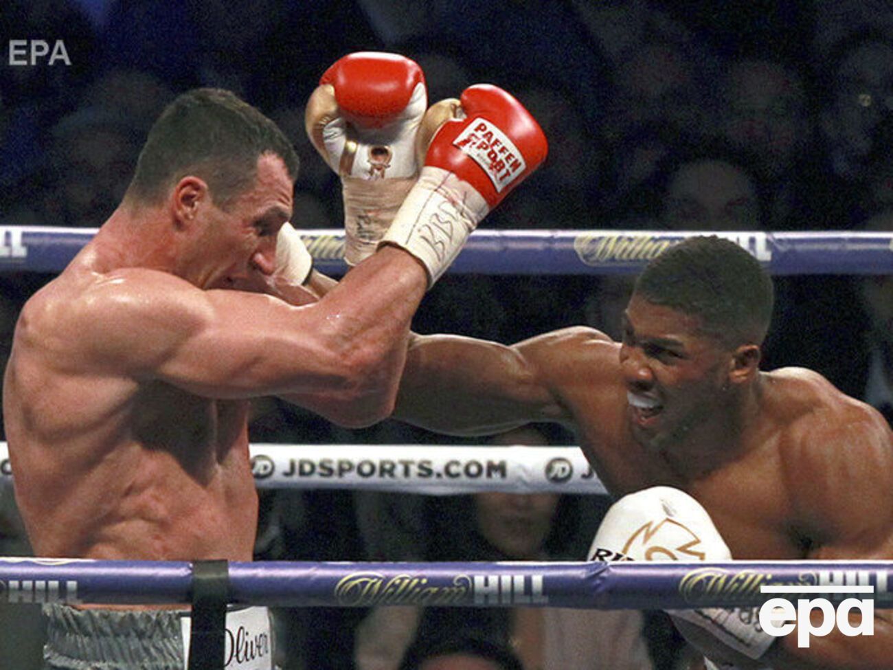 Джошуа нокаутував Кличка у квітні 2017 року