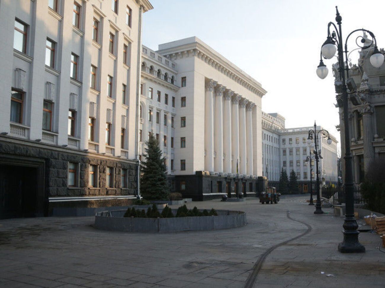 В Администрации Президента отказались комментировать публикации аудиозаписей Онищенко