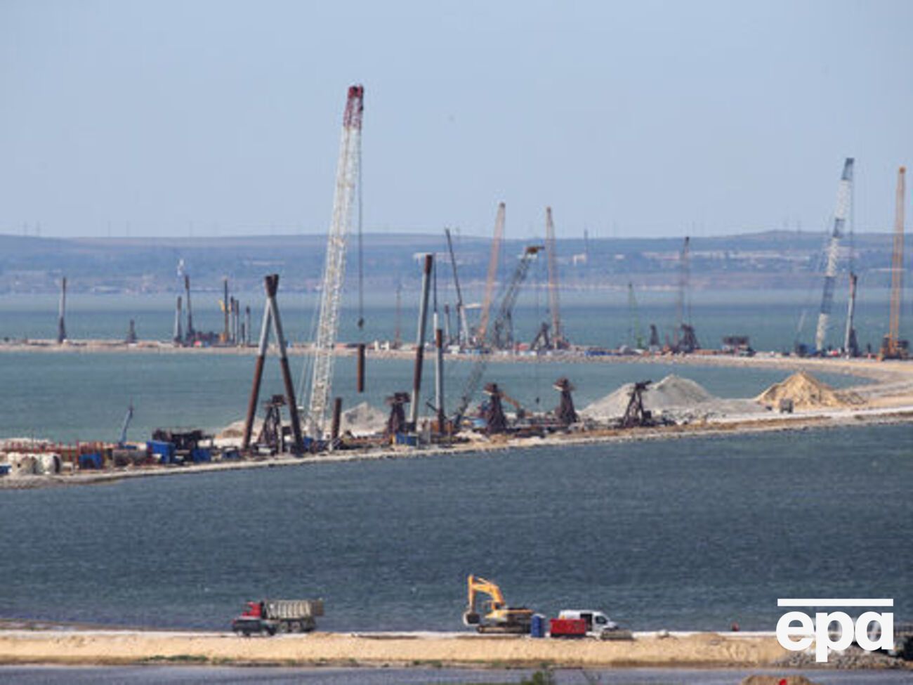 Права пользования участком острова площадью более 6500 м&sup2; передали заказчику строительства Крымского моста