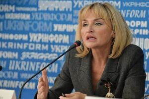 Луценко: Человек не присутствует в Украине, он не дает показания, потому обсуждать и комментировать что-либо такого плана я не хочу, отказываюсь