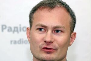 Если повышается зарплата госчиновников, нужно повышать и ответственность за коррупцию. А мы сейчас просто идем по путинскому следу