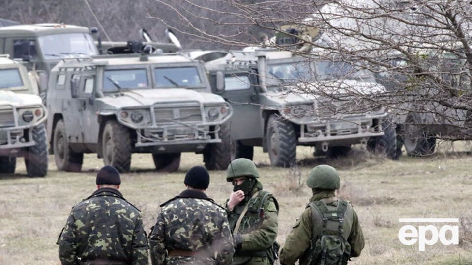 Российские военнослужащие были массово переброшены в Крым накануне оккупации