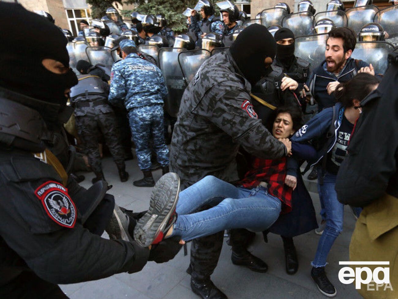 Жители Армении протестуют против Саргсяна