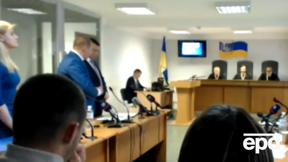 Адвокати протестували проти рішення судді почати дебати