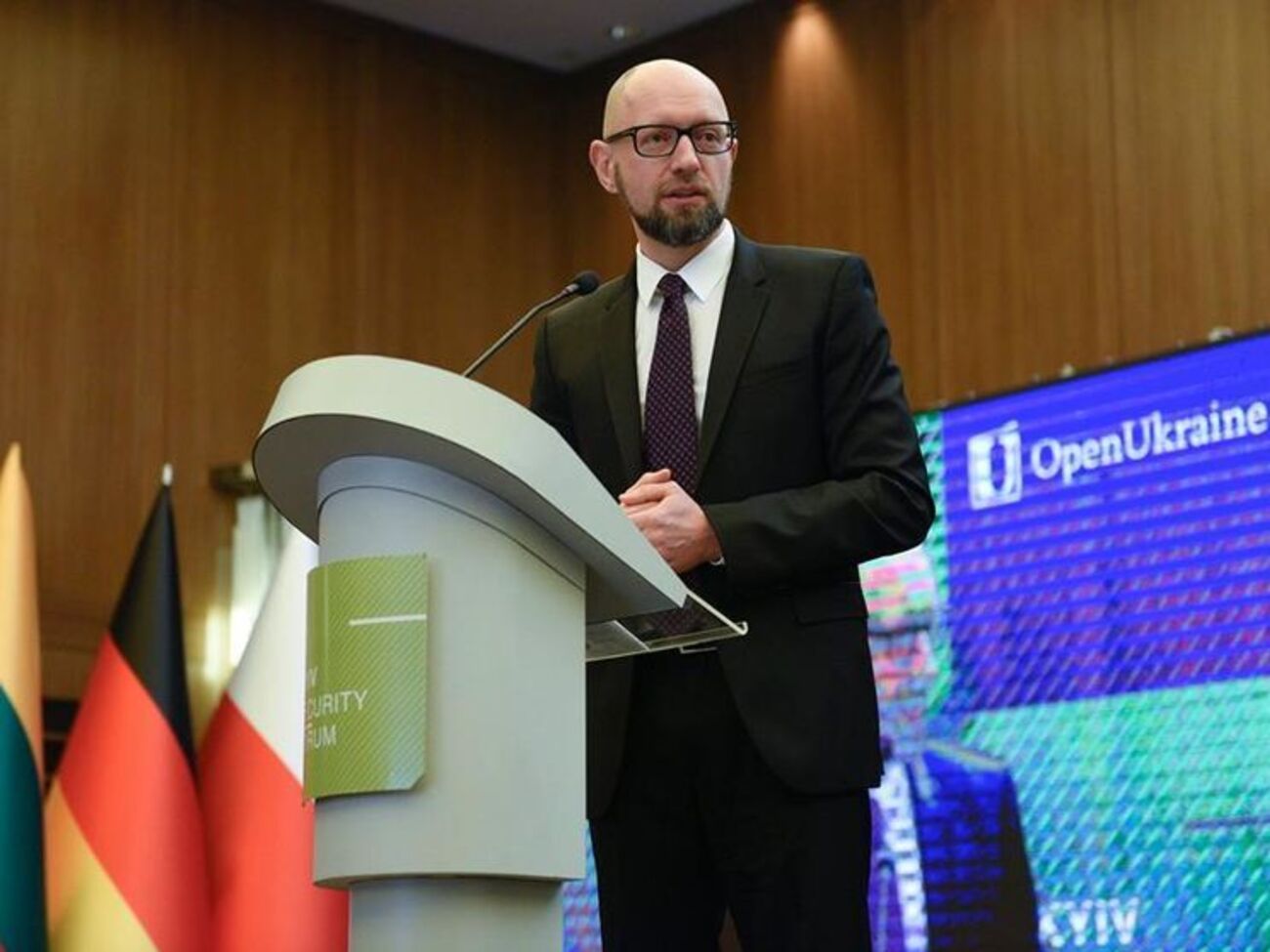 Яценюк: Мій уряд знищив газову корупційну схему Онищенка