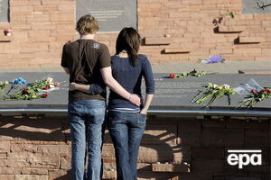 Резня в школе "Колумбайн" в апреле 1999 года стала одним из наиболее массовых убийств в учебных заведениях США