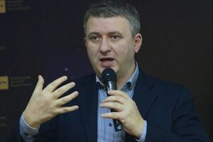 Бойко такий самий жебрак, як Тимошенко. Дивлячись на декларації цієї голоти, можна організовувати сирітський притулок