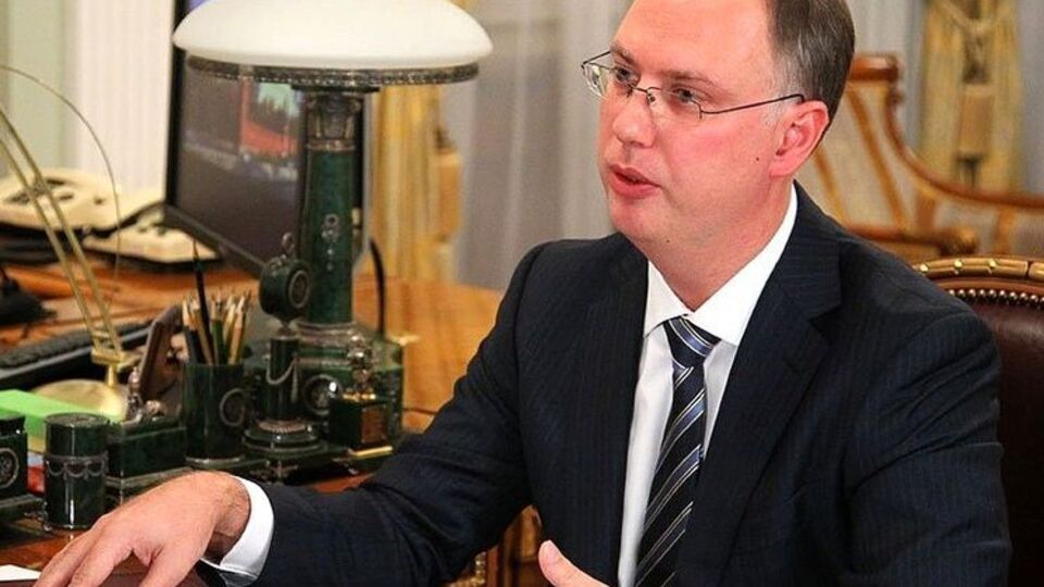 За інформацією джерел Financial Times, Дмитрієву вдалося здобути посаду глави РФПІ і стати впливовою фігурою у Кремлі саме завдяки дружбі його дружини з Тихоновою