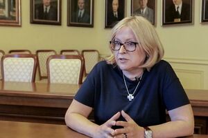 По словам Амосовой, в приказе говорится, что она не выполнила условия трудового контракта