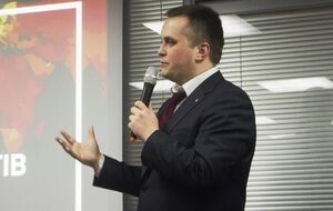 У Холодницкого есть $115 000 и €25 000 наличных средств