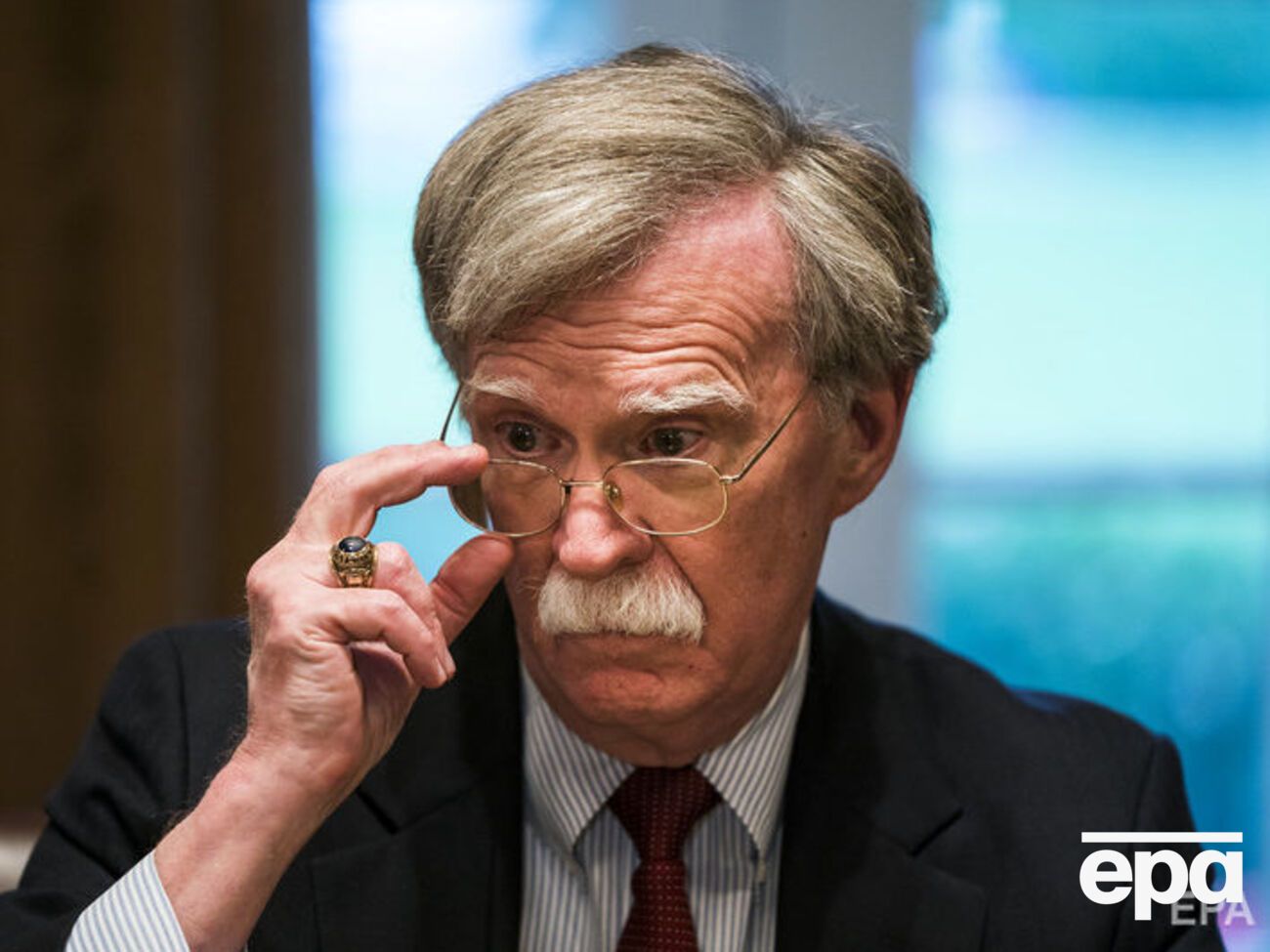 Болтон вступил в должность 9 апреля