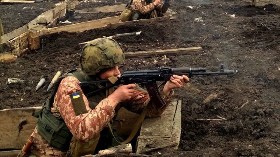Украинских военных обстреливали на донецком и луганском направлениях