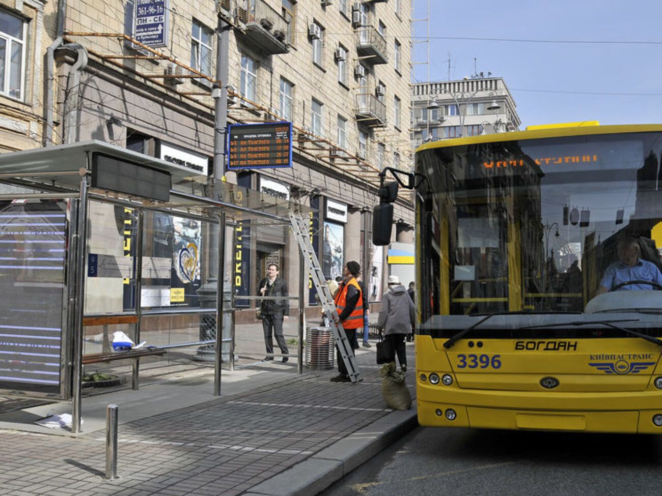 Для строительства безопасных остановок используют зарубежный опыт