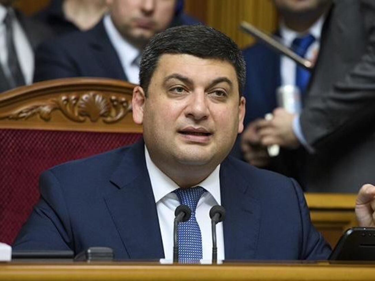 Гройсман&nbsp;подчеркнул, что украинские больницы и поликлиники находятся в ужасном состоянии из-за&nbsp;"абсолютно бестолковой политики в прошлые периоды"