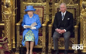 Чарльз является первым в очереди на британский престол