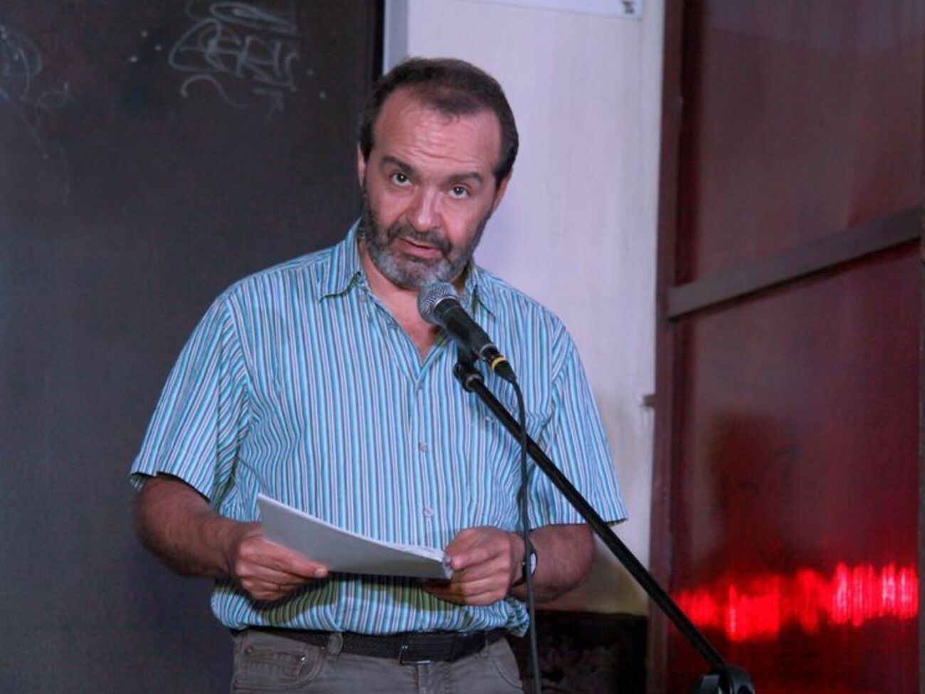 Шендерович: Это демонстрация пренебрежения: я специально не мылся, чтобы сесть рядом с вами и пахнуть