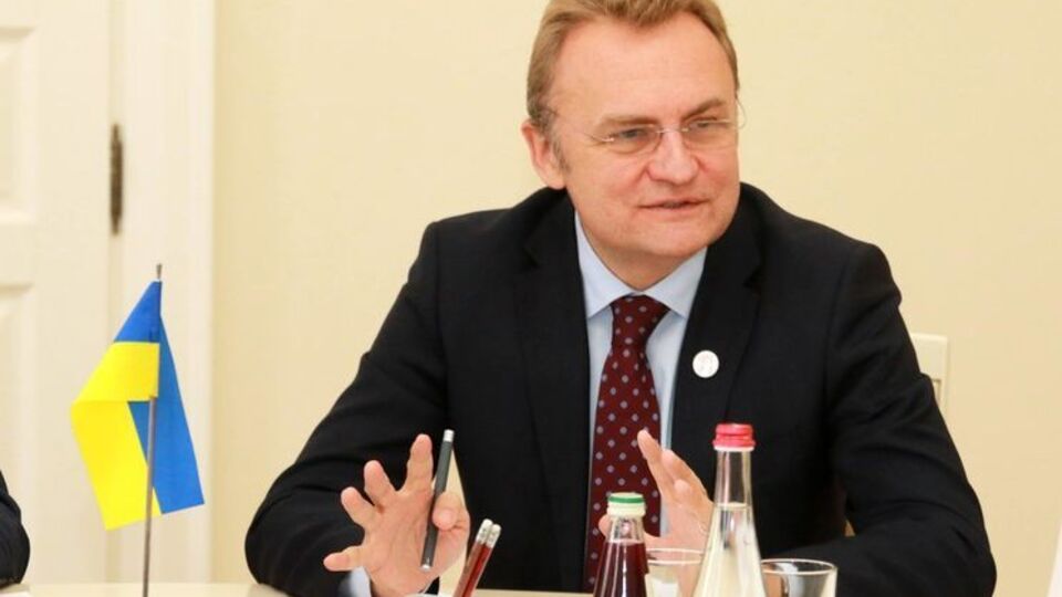 Садовому не разрешили пройти в зал университета