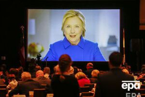 Демократы считают, что из президентской борьбы хотели вывести кандидата-демократа Хиллари Клинтон