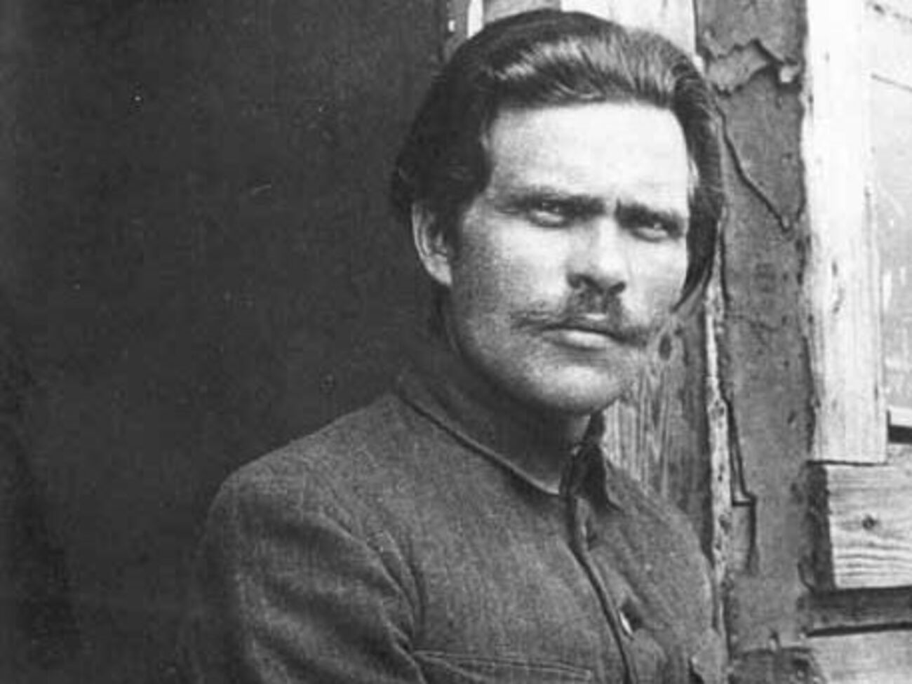 Прах Махно захоронен на кладбище Пер ла Шез в Париже